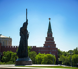 Москва с прогулкой на теплоходе