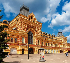 По Нижнему погулять, да животных погладить